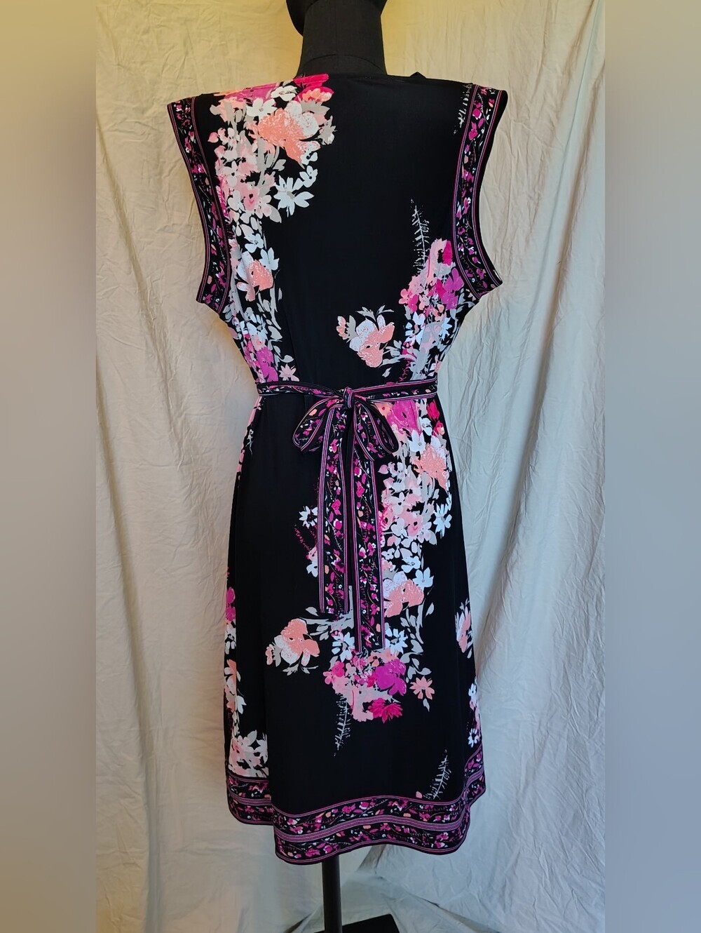 Apt. 9 Black Midi Wrap Dress with Pink and White Floral Print Women's Large - Picture 5 of 8